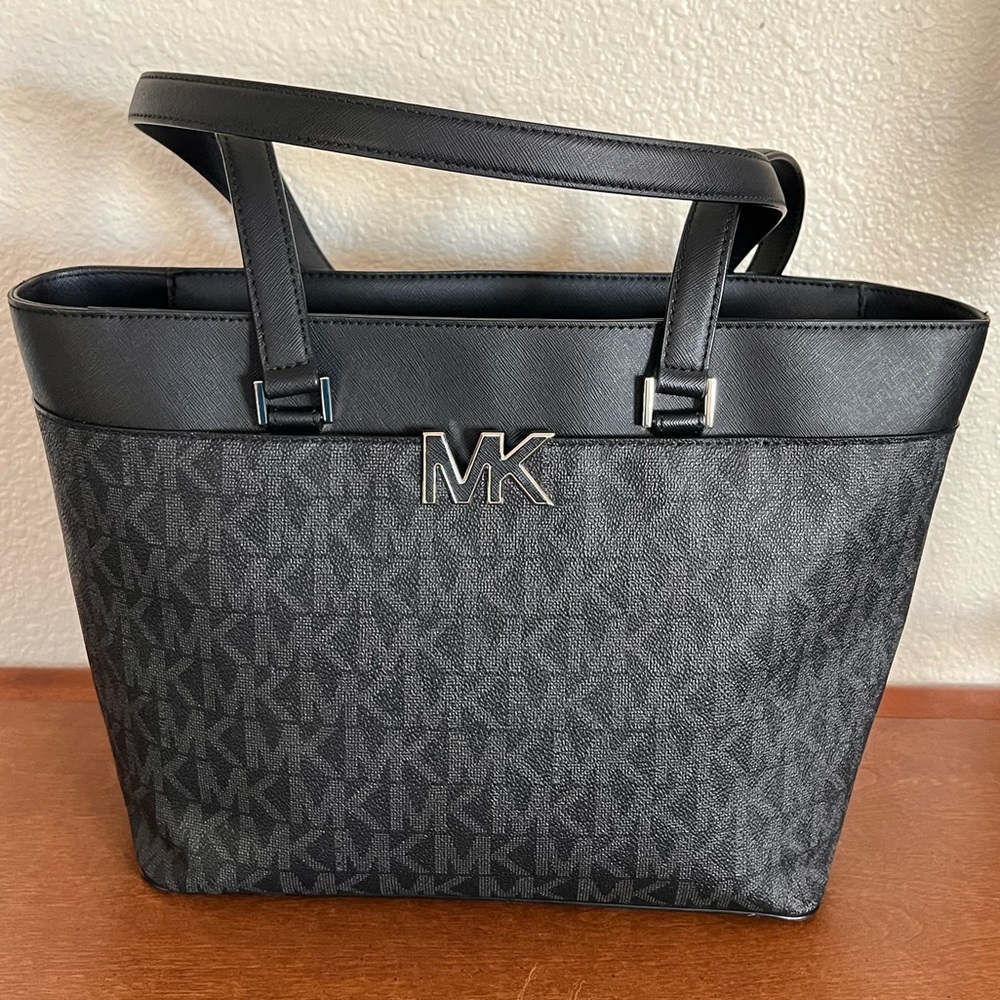 Michael Kors Florence Mk logo tote
